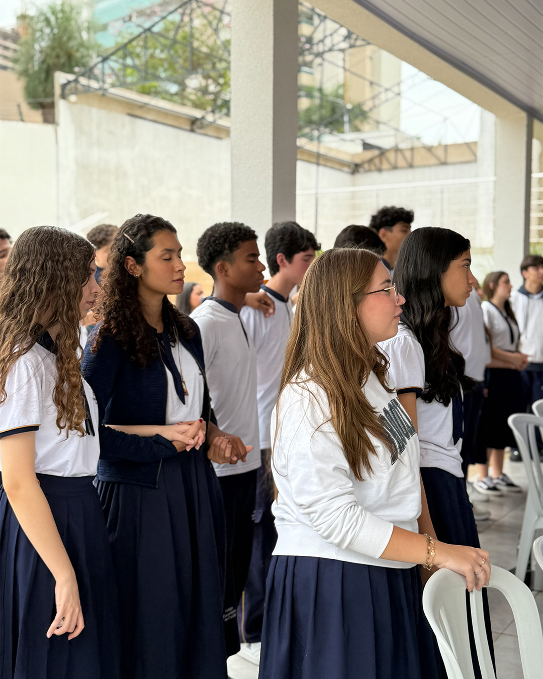 Alunos estudando